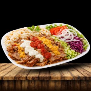 Auf dem Teller mit Brot und Salat